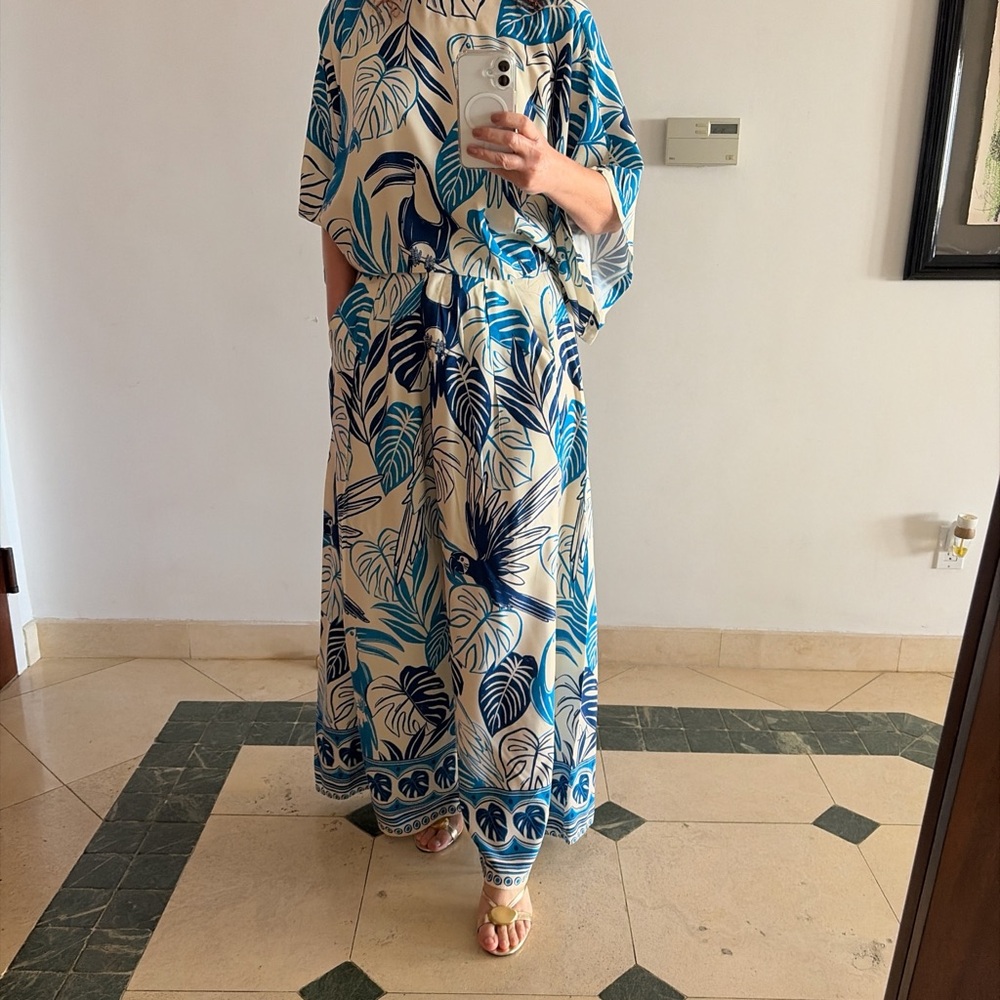 Two-piece set Wide Pants and Kimono Blouse with Blue Tropical Print